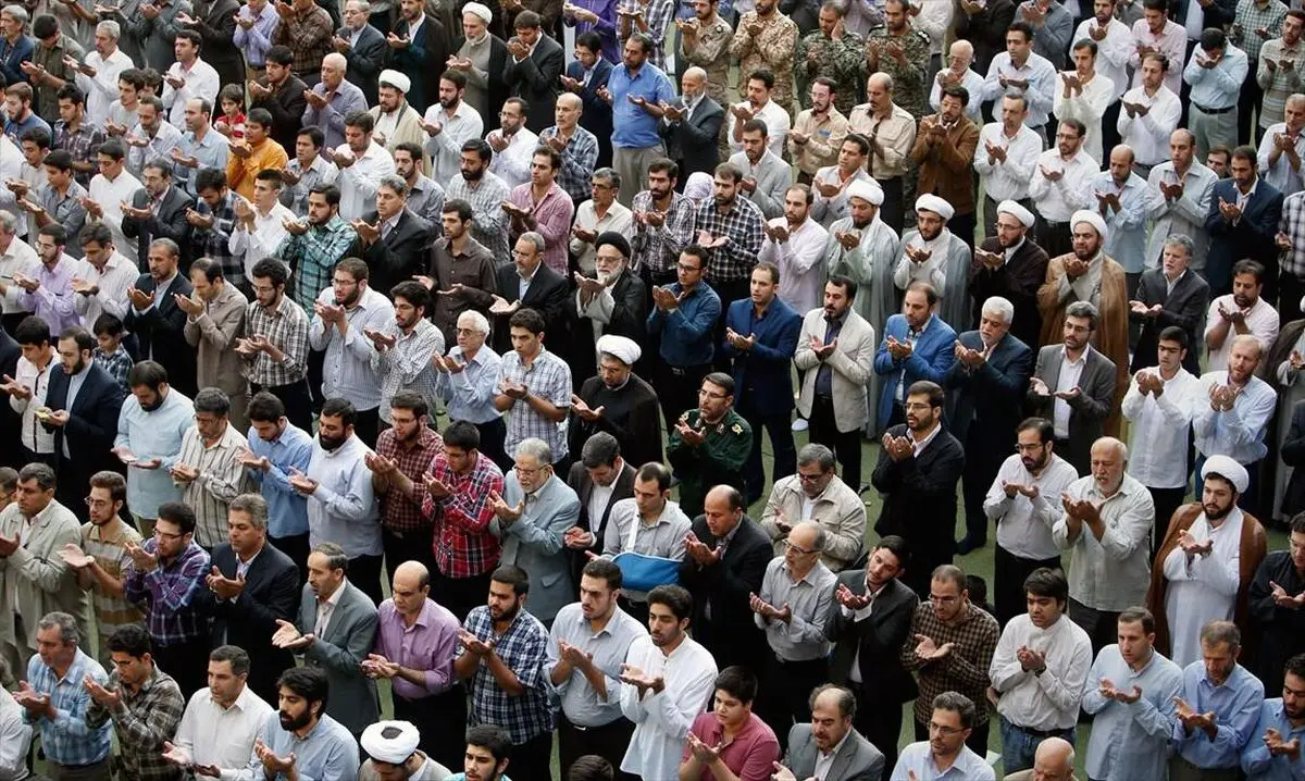 نماز عید فطر چگونه اقامه می‌شود؟