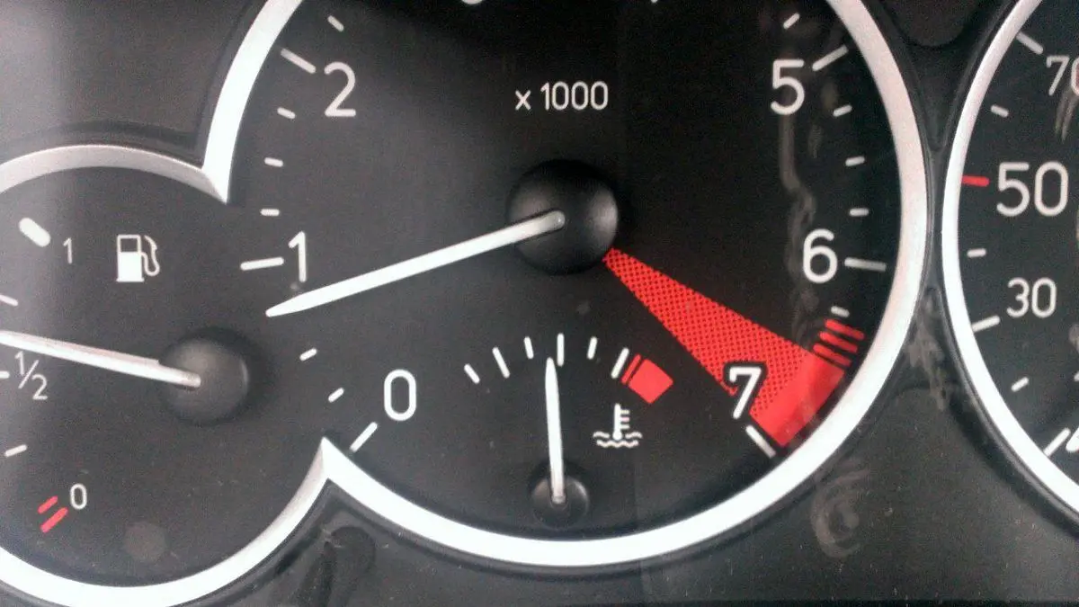 معرفی برخی از مهم ترین چراغ های پشت آمپر