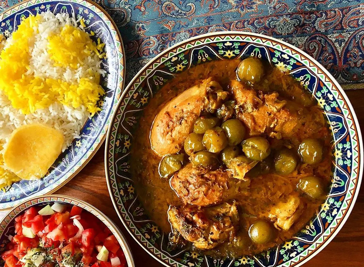 طرز تهیه خورشت گوجهسبز؛ از این غذا غافل نشوید