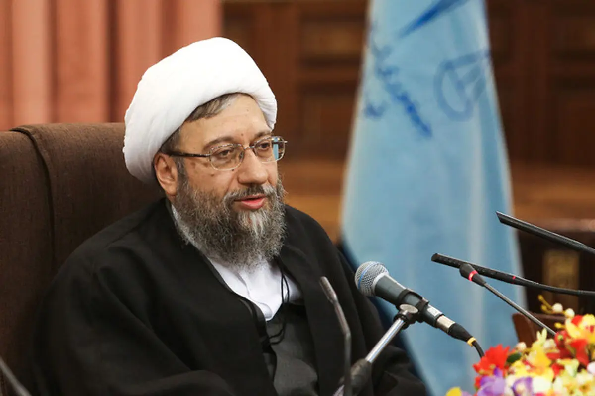 طرح مسائلی مانند لزوم آشتی ملی را نادرست است