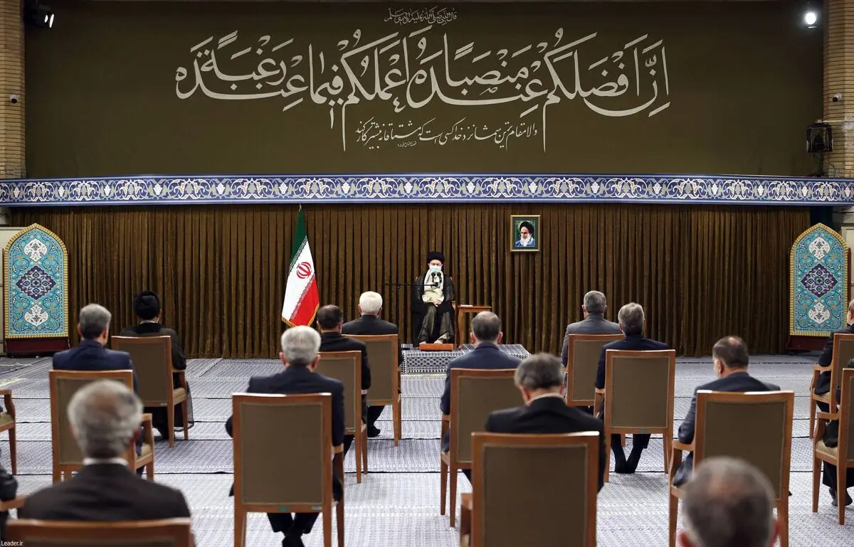 نباید برنامه‌های داخلی را به همراهی غرب موکول کرد