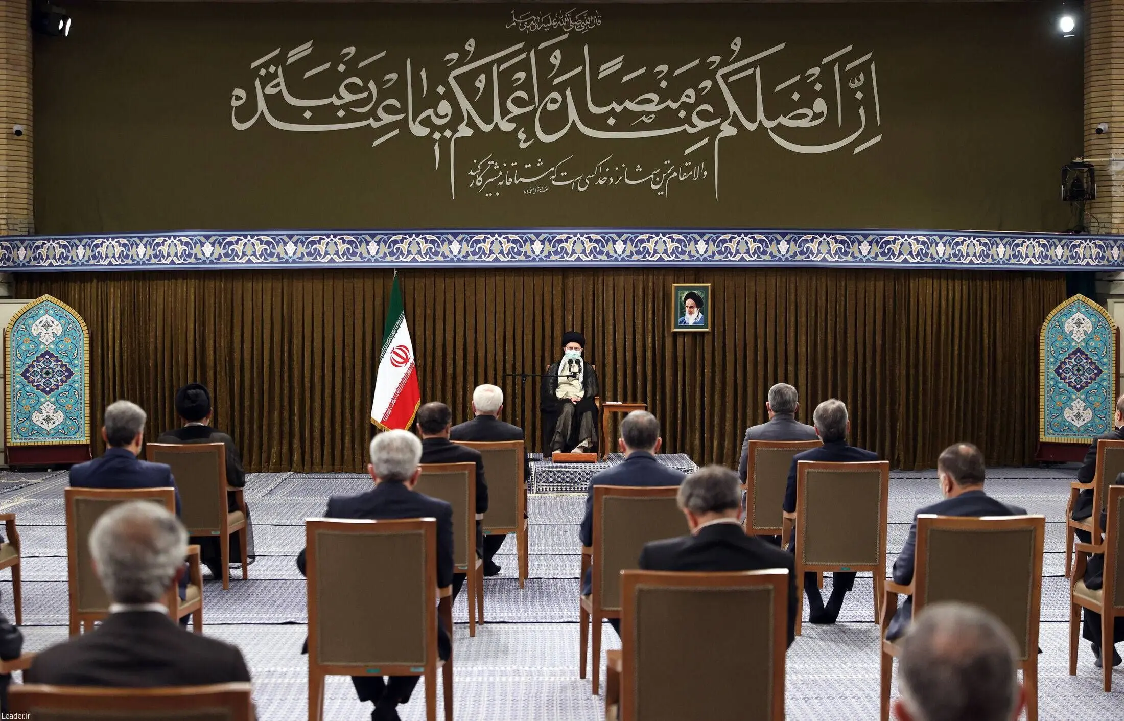 نباید برنامه‌های داخلی را به همراهی غرب موکول کرد