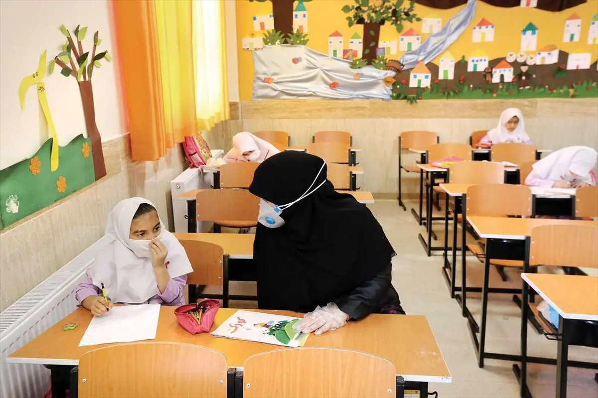 مدارس از آبان ماه به تدریج باز می‌شوند