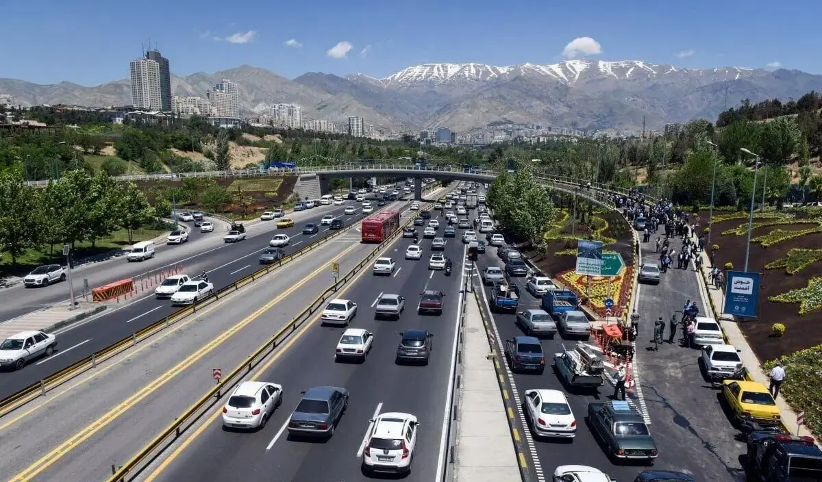 تردد از خط ویژه چمران برای تاکسی‌ها و ون‌ها مجاز شد