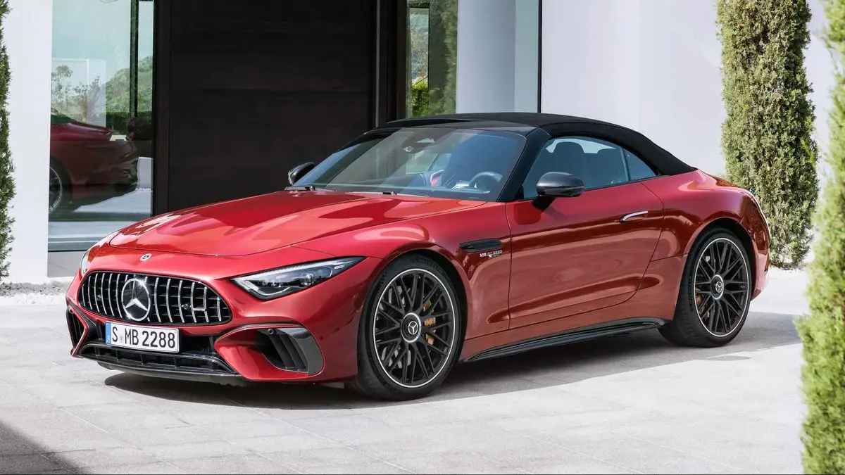 چرا مرسدس بنز SL با فروش بسیار کم همچنان عرضه می شود؟