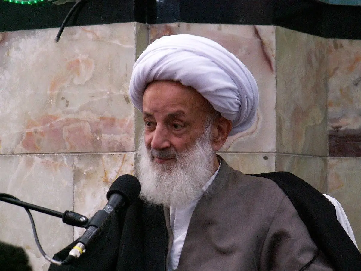 سخنرانی مرحوم آیت الله مجتهدی تهرانی درباره شرایط پوشش زن و مرد در نماز + ویدیو