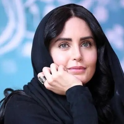 ورزش و عکاسی الناز شاکردوست توی منظره رنگارنگ و استایل ترکیبی پاییزی ورزشی خفنش
