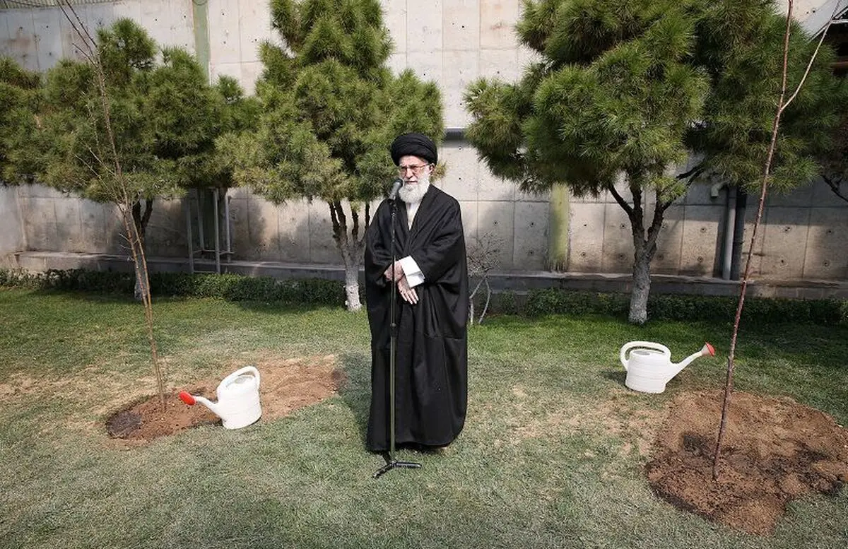رهبر انقلاب: جنگل‌ها و منابع باید از دست‌اندازی سوداگران حفظ شود
