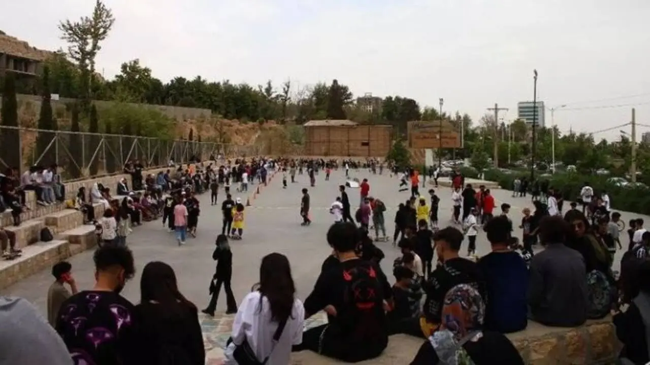 کشف حجاب در پایان مراسم اسکیت‌بازان رخ داد
