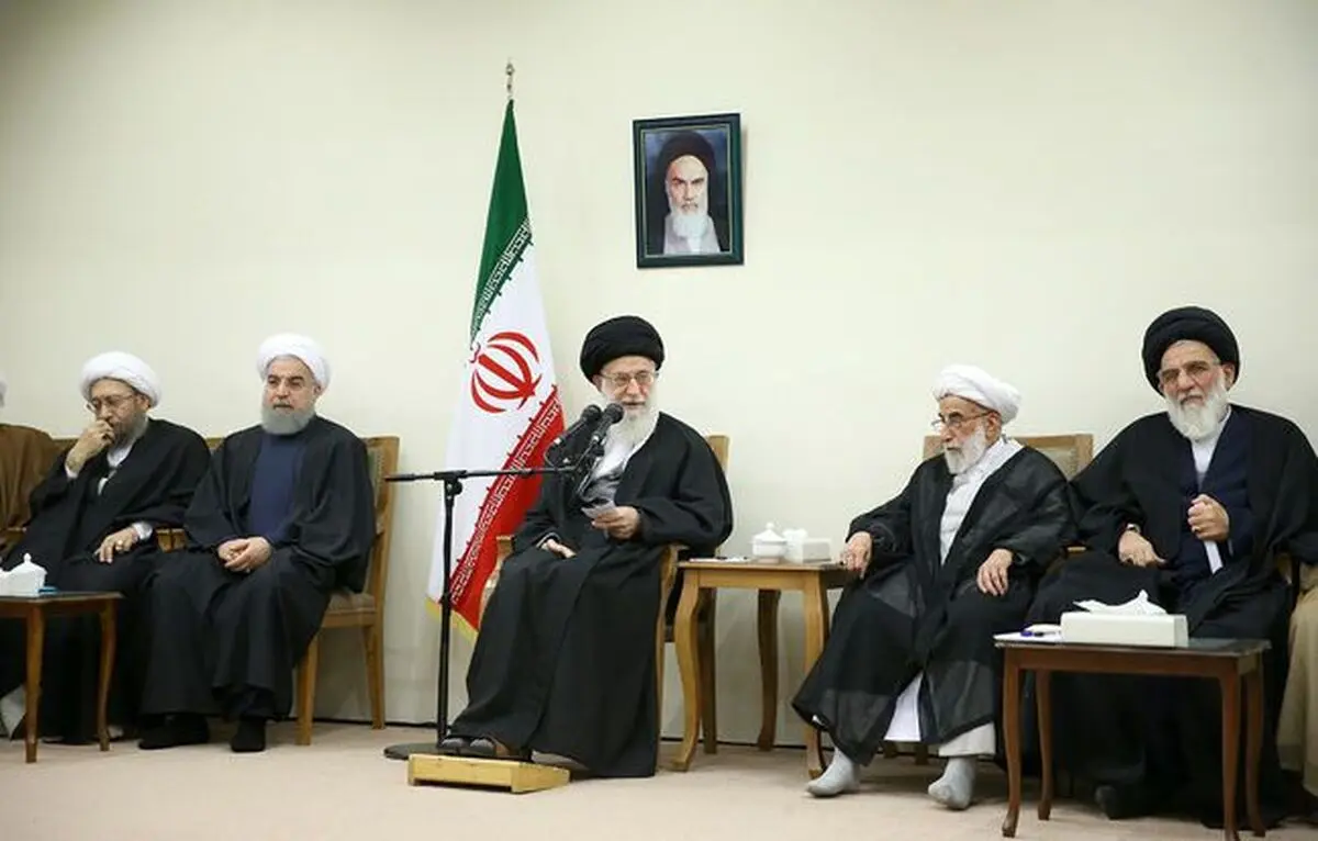 در قبال مسائل فرهنگی و معیشت مردم مسئول هستیم