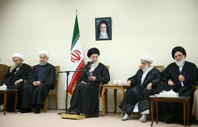 در قبال مسائل فرهنگی و معیشت مردم مسئول هستیم