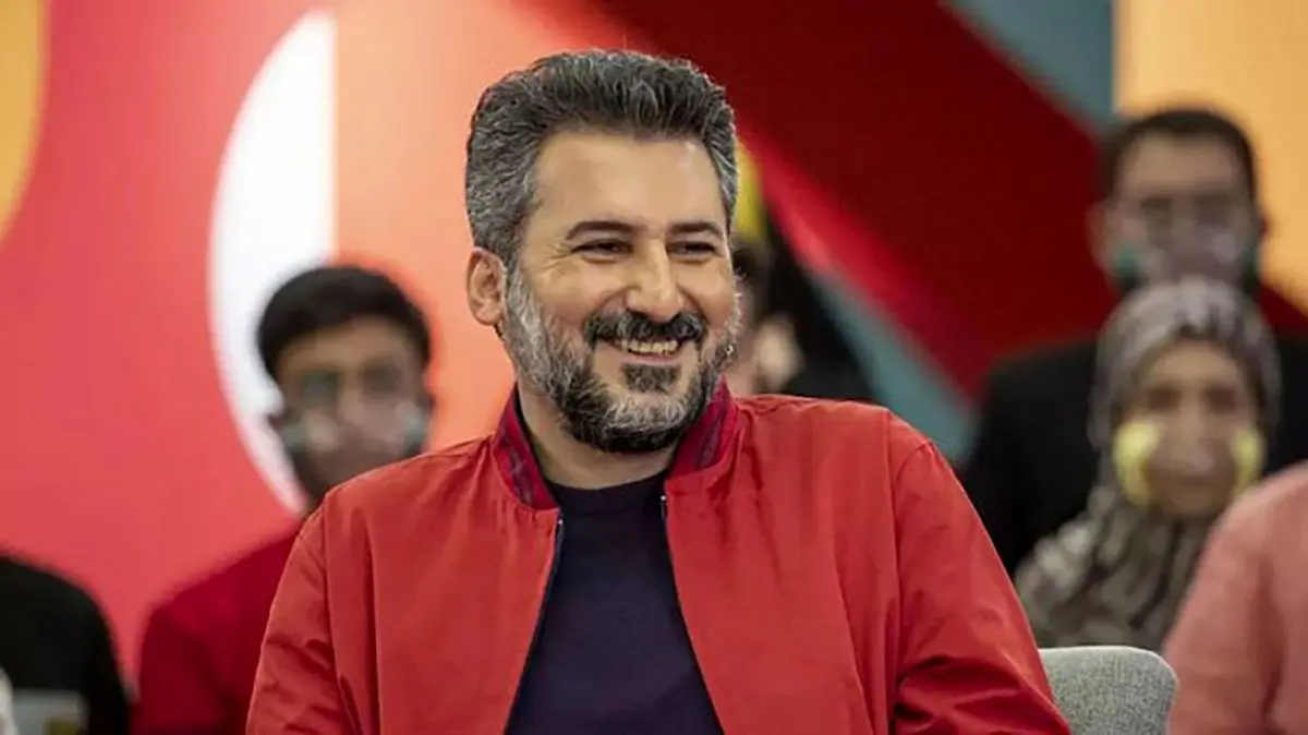 استاد ممیزی چاقو خورد