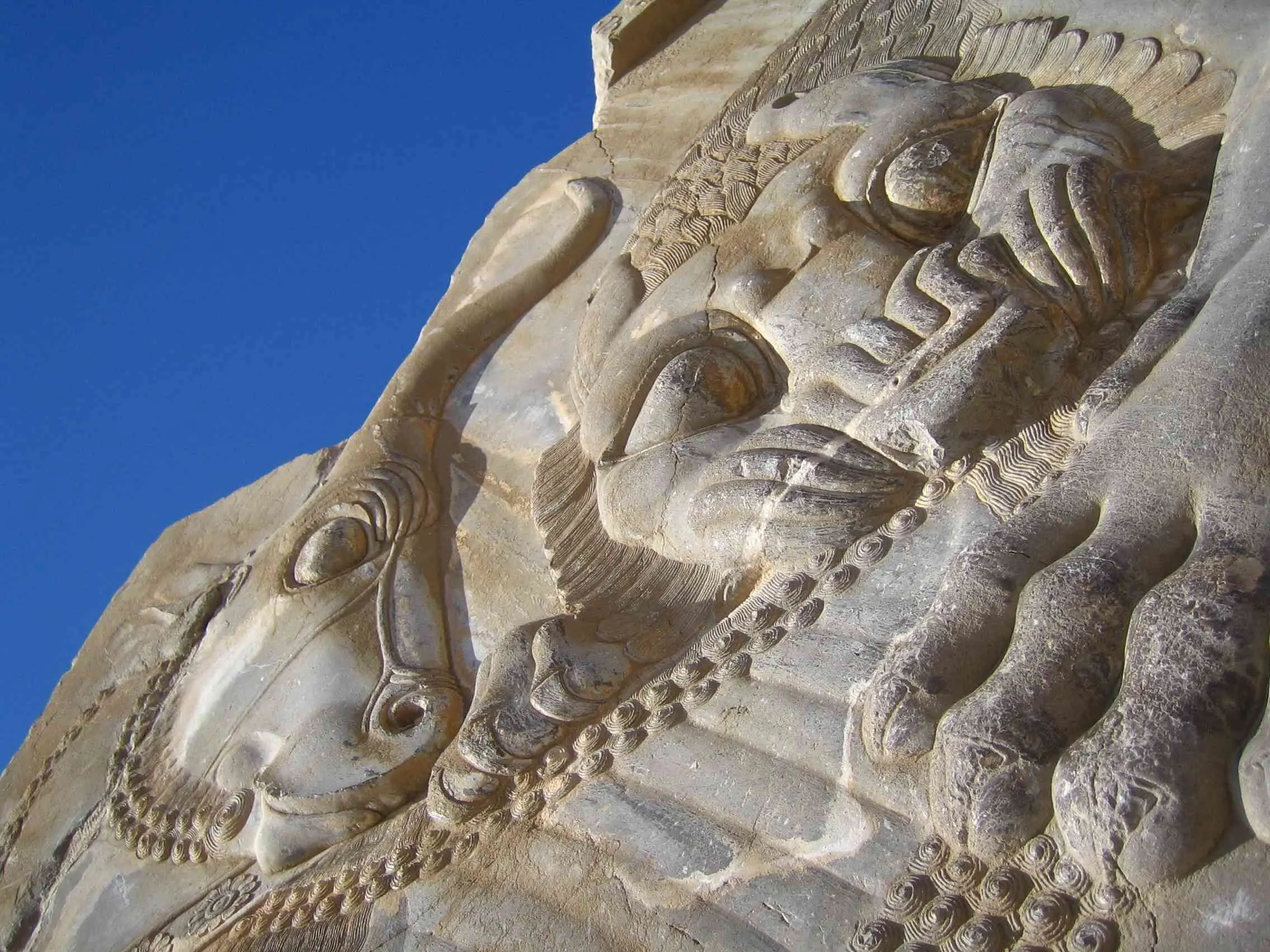 هیچ تخریبی در تعرض به آثار تاریخی هخامنشی انجام نشده است