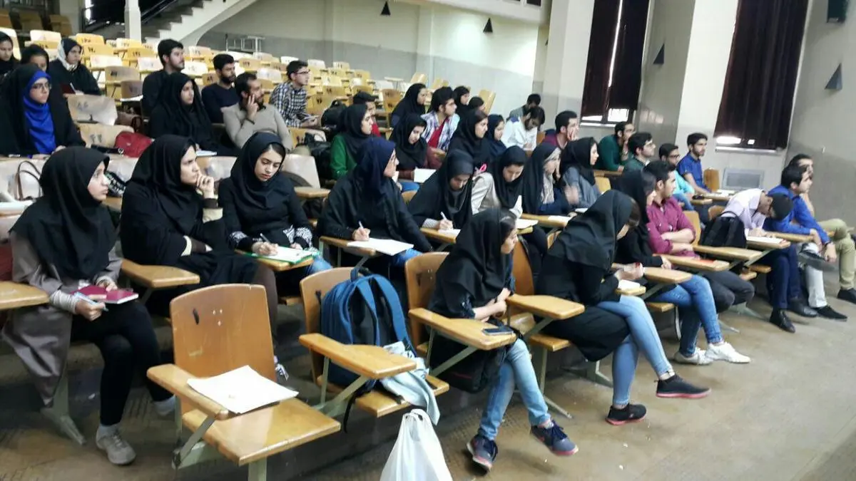 بدحجابی در دانشگاهها ناشی از سبک زندگی غربی است
