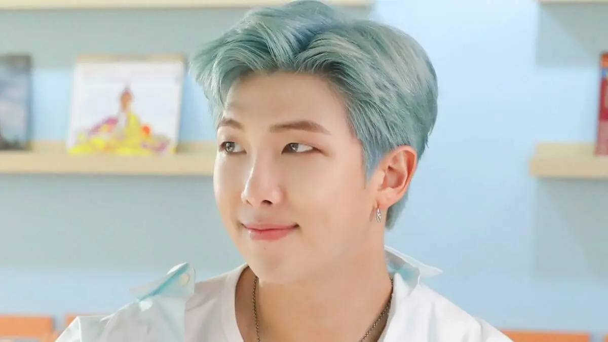 RM خواننده گروه BTS جای هنری کاویل به عنوان خوش تیپ ترین مرد دنیا را گرفت