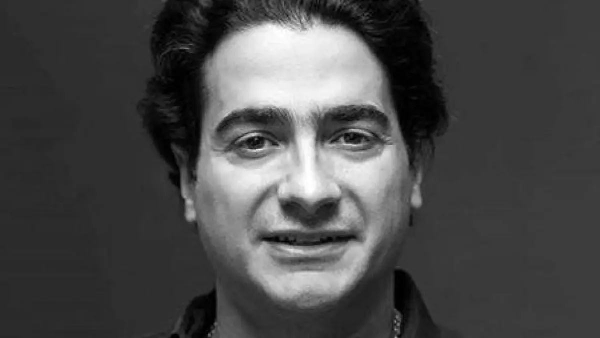 گذرنامه همایون شجریان به او تحویل داده شد