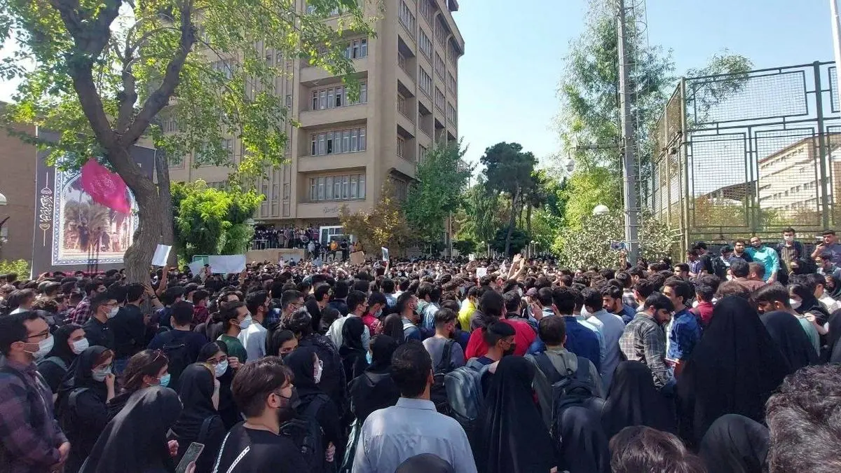 رئیس دانشگاه امیرکبیر: در دو هفته اخیر اعتراضات دانشجویان، برای چندمین بار به بروز تنش منجر شد