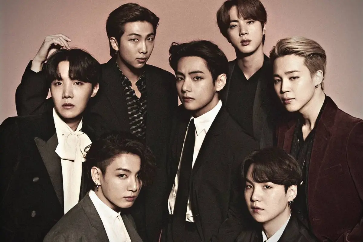اولین عکس از عضو گروه BTS با لباس سربازی!