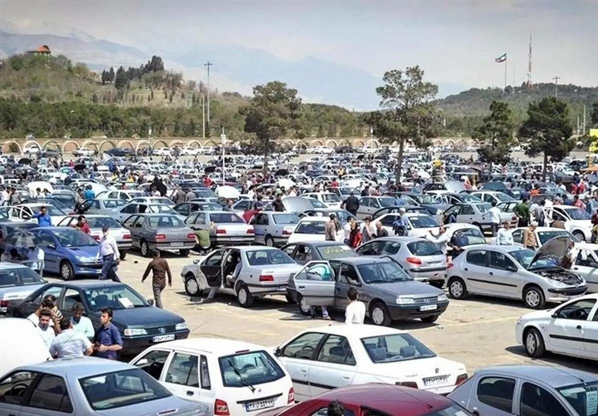 قیمت خودروهای پرطرفدار ۱۳ دی ۱۴۰۱ در بازار چند؟