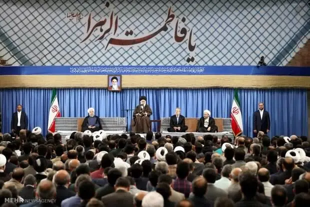 رهبر انقلاب : نامزدهای انتخابات قول بدهند نگاهشان به بیرون از مرزها نخواهد بود