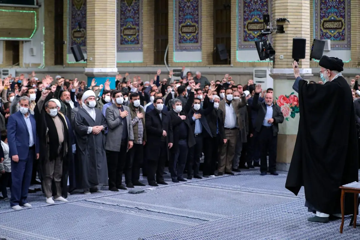 رهبر انقلاب: در قضایای اخیر نقشه‌ی دشمن، نقشه‌ی جامعی بود