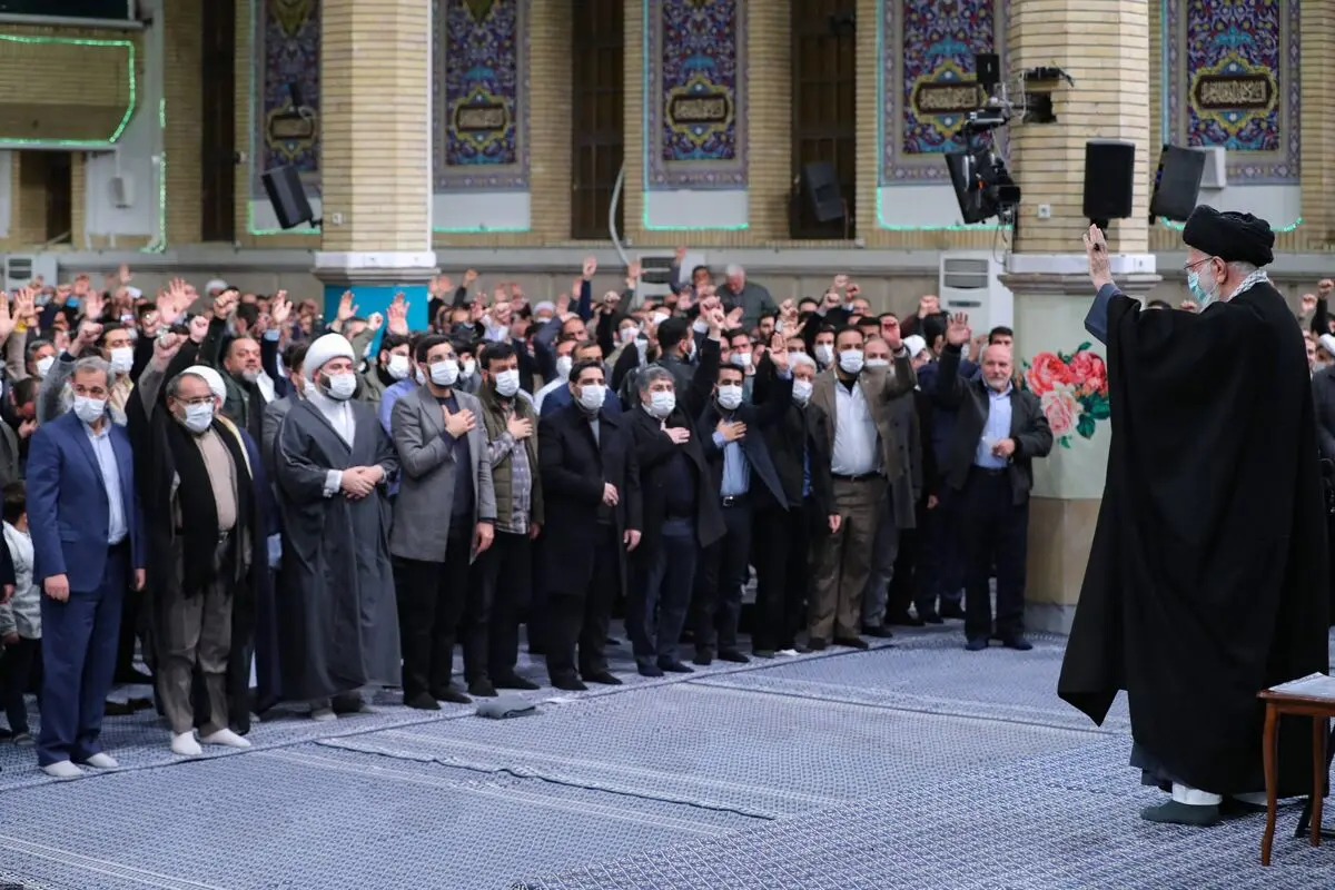 رهبر انقلاب: در قضایای اخیر نقشه‌ی دشمن، نقشه‌ی جامعی بود