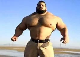 فیلمی از هیکل گولاخ و برگ ریزون هالک ایرانی بعد از 9ماه ناپدید شدن در میان عاشقانش!