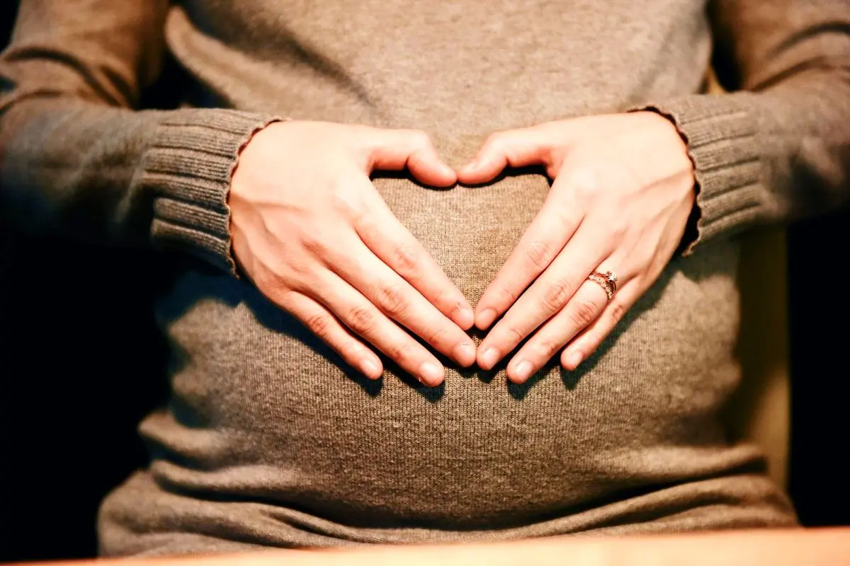 آیا بدون دخول بارداری ممکن است ؟ | چقدر امکان دارد یک فرد باکره حامله شود ؟