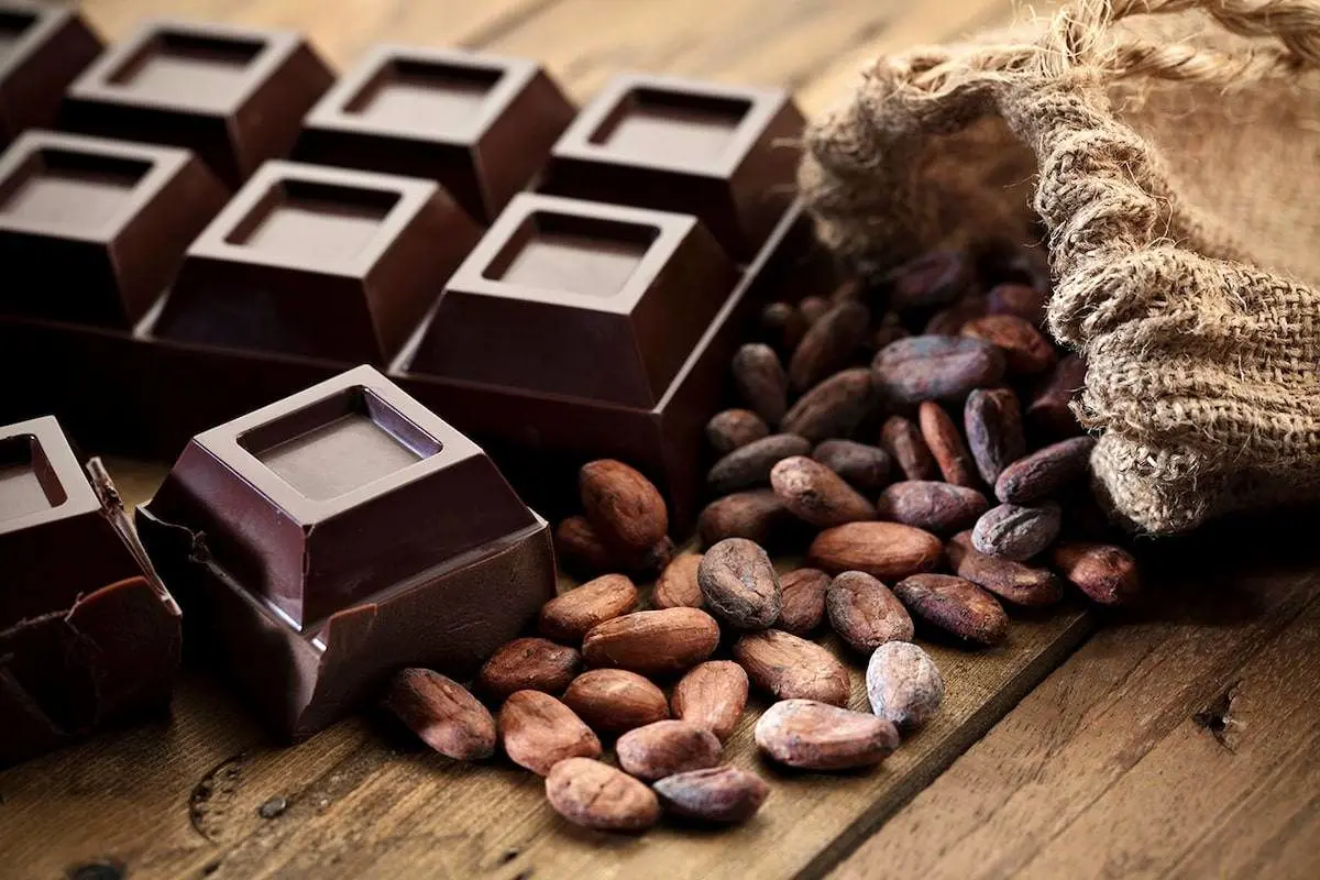 خوردن شکلات زیاد چه عواقبی دارد؟