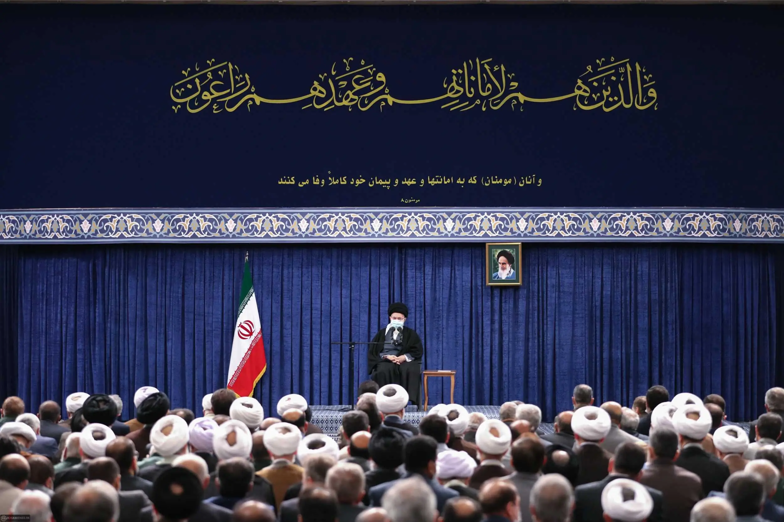 رهبر انقلاب: یک اقتصاد نابسامان بر روی فرهنگ جامعه هم اثر میگذارد