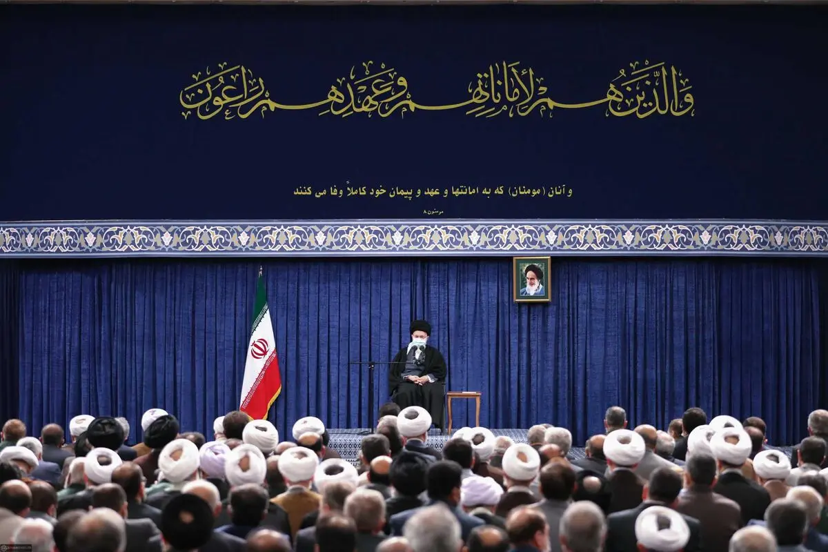 رهبر انقلاب: یک اقتصاد نابسامان بر روی فرهنگ جامعه هم اثر میگذارد