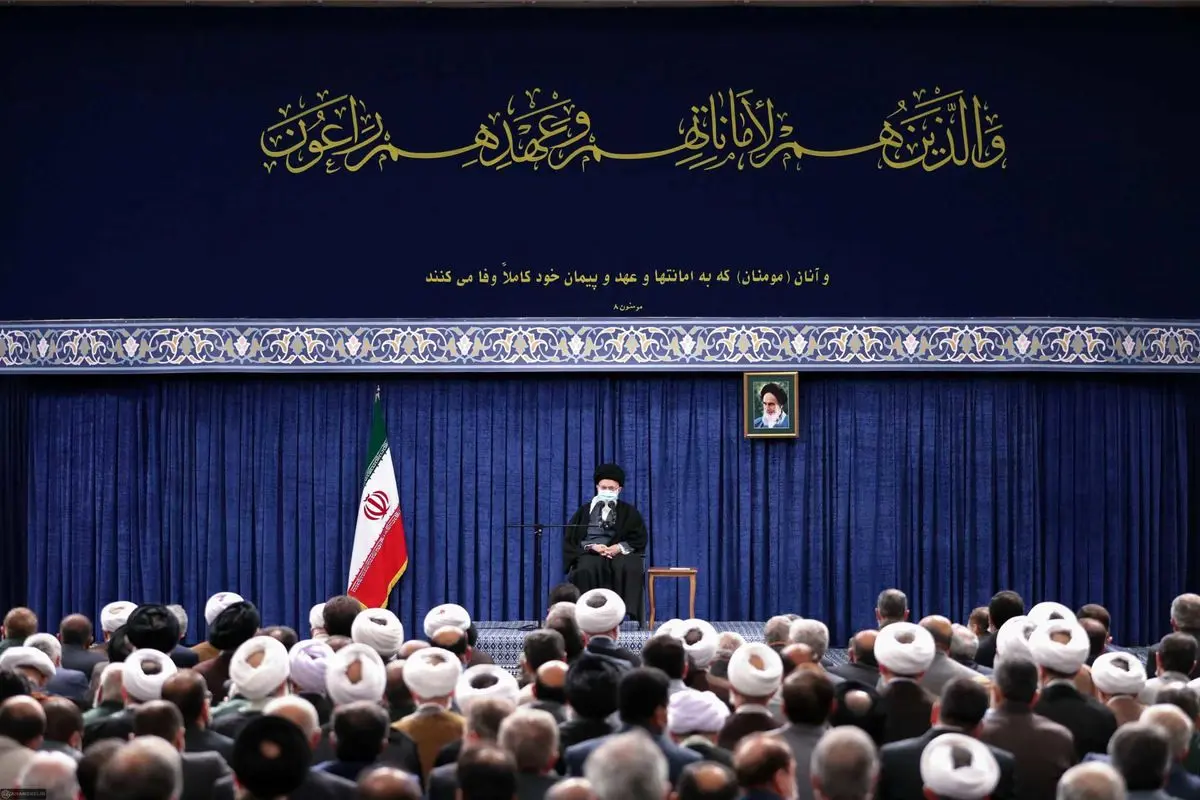 رهبر انقلاب: یک اقتصاد نابسامان بر روی فرهنگ جامعه هم اثر میگذارد