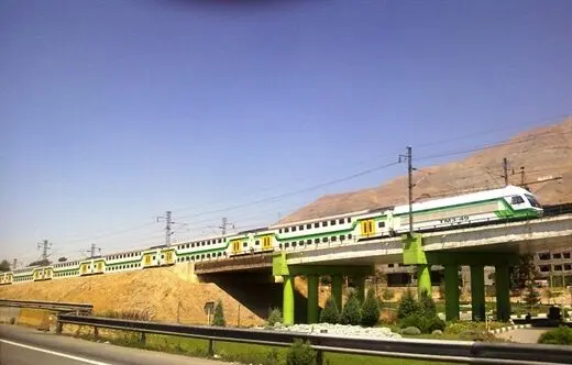 مترو تهران - کرج جمعه‌ها پذیرش مسافر ندارد