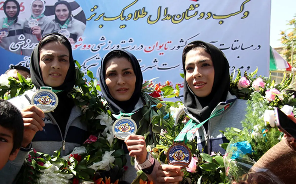 تجلیل علی دایی از خواهران منصوریان و پاسخ آنها +تصویر