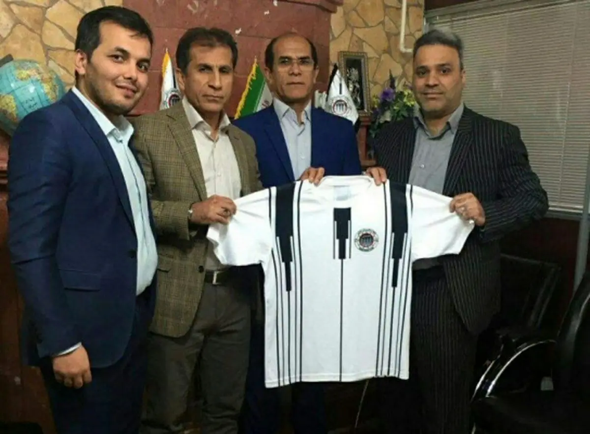 رونمایی از اولین پیراهن فوتبال ایران با طرح سنتی +تصویر