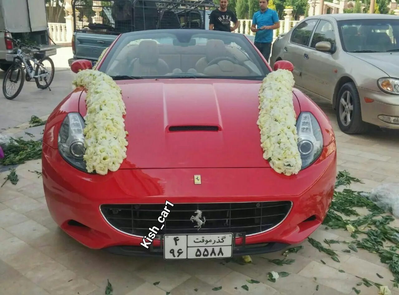 خودرو فراری کالیفرنیا مخصوص جشن عروسی در رفسنجان +تصاویر