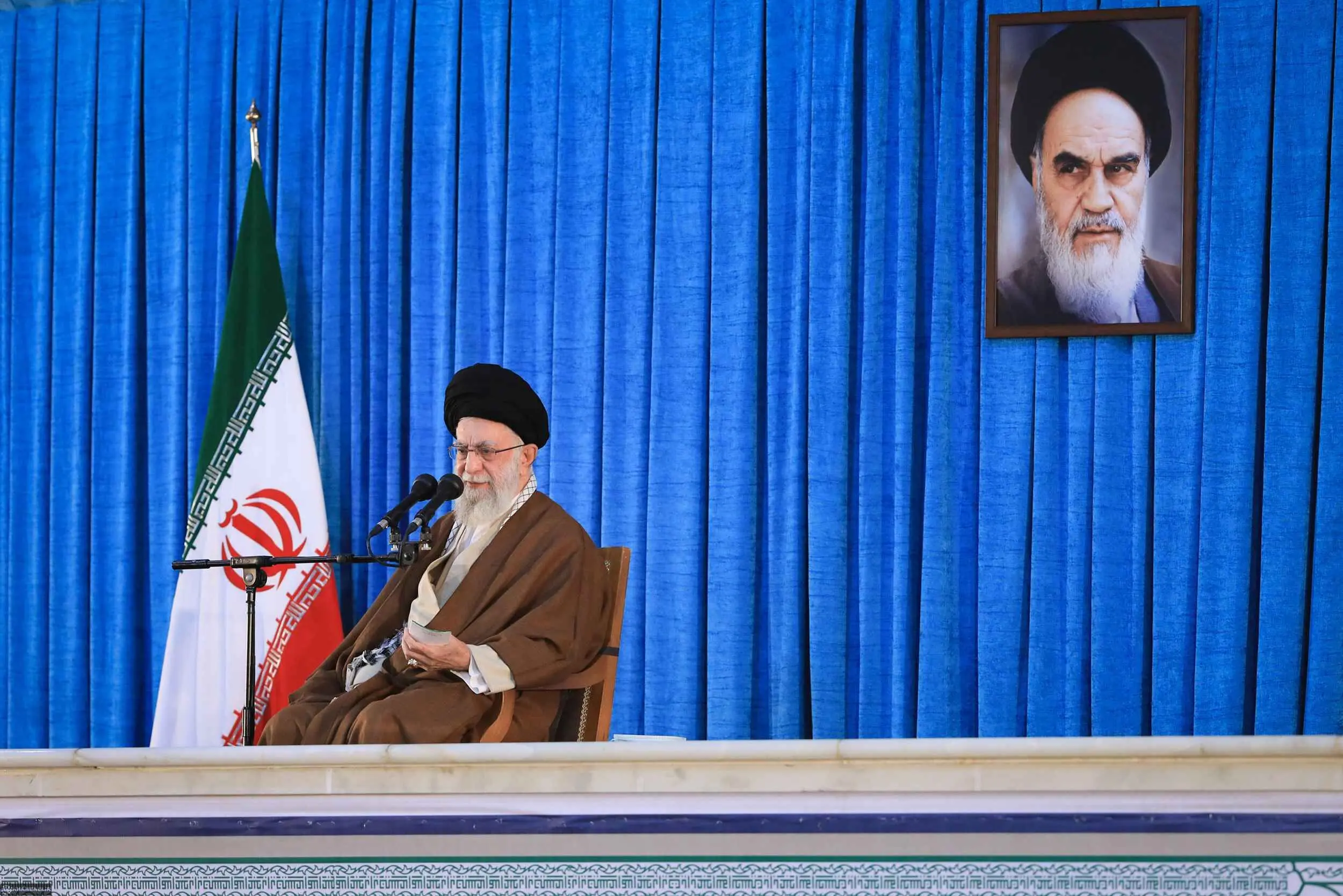 امام از سرآمدان تاریخ ماست نه فقط از سرآمدان روزگار ما