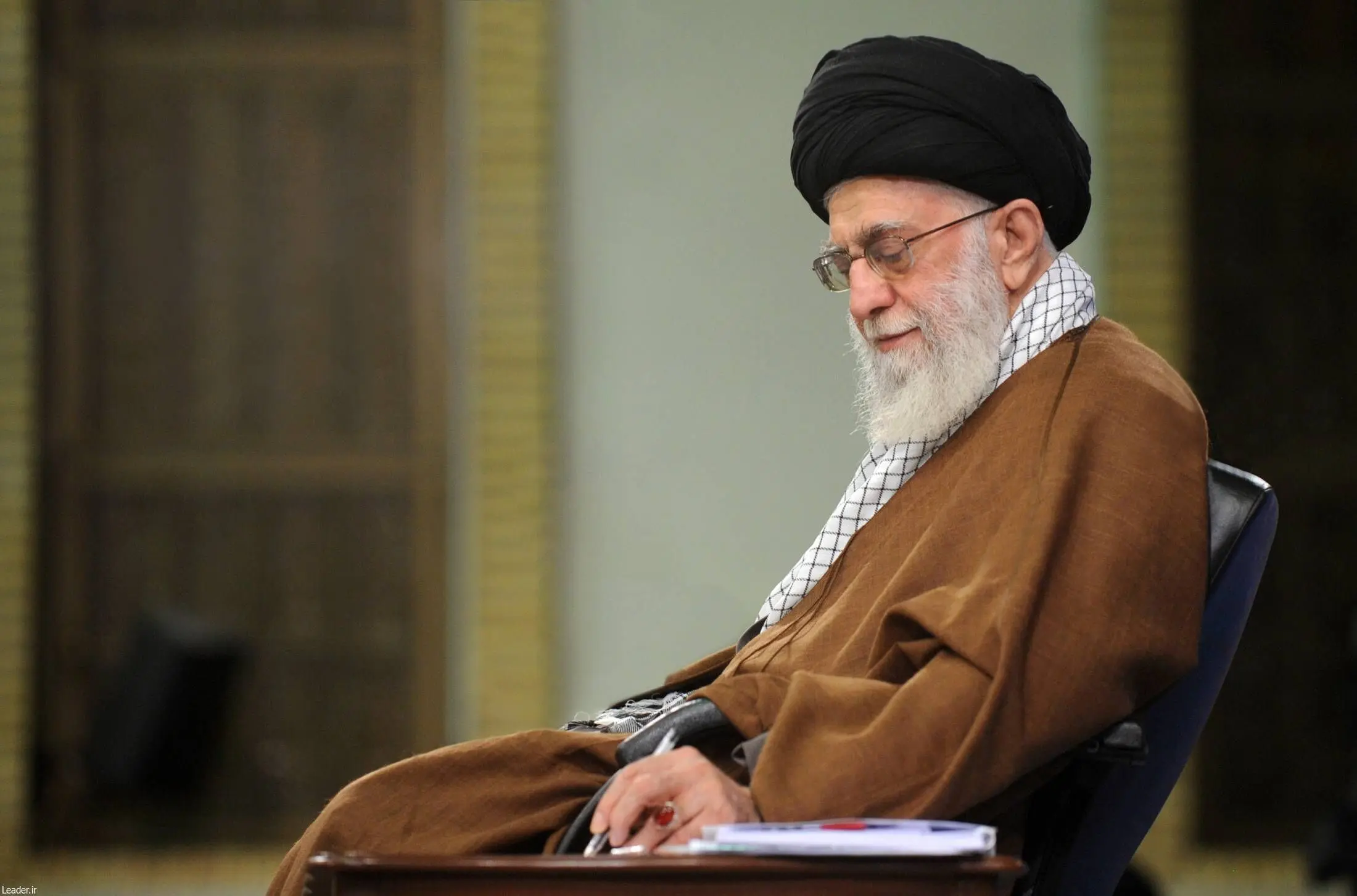 پاسخ رهبر انقلاب به نامه تولیدکنندگان نوشت‌افزار ایرانی