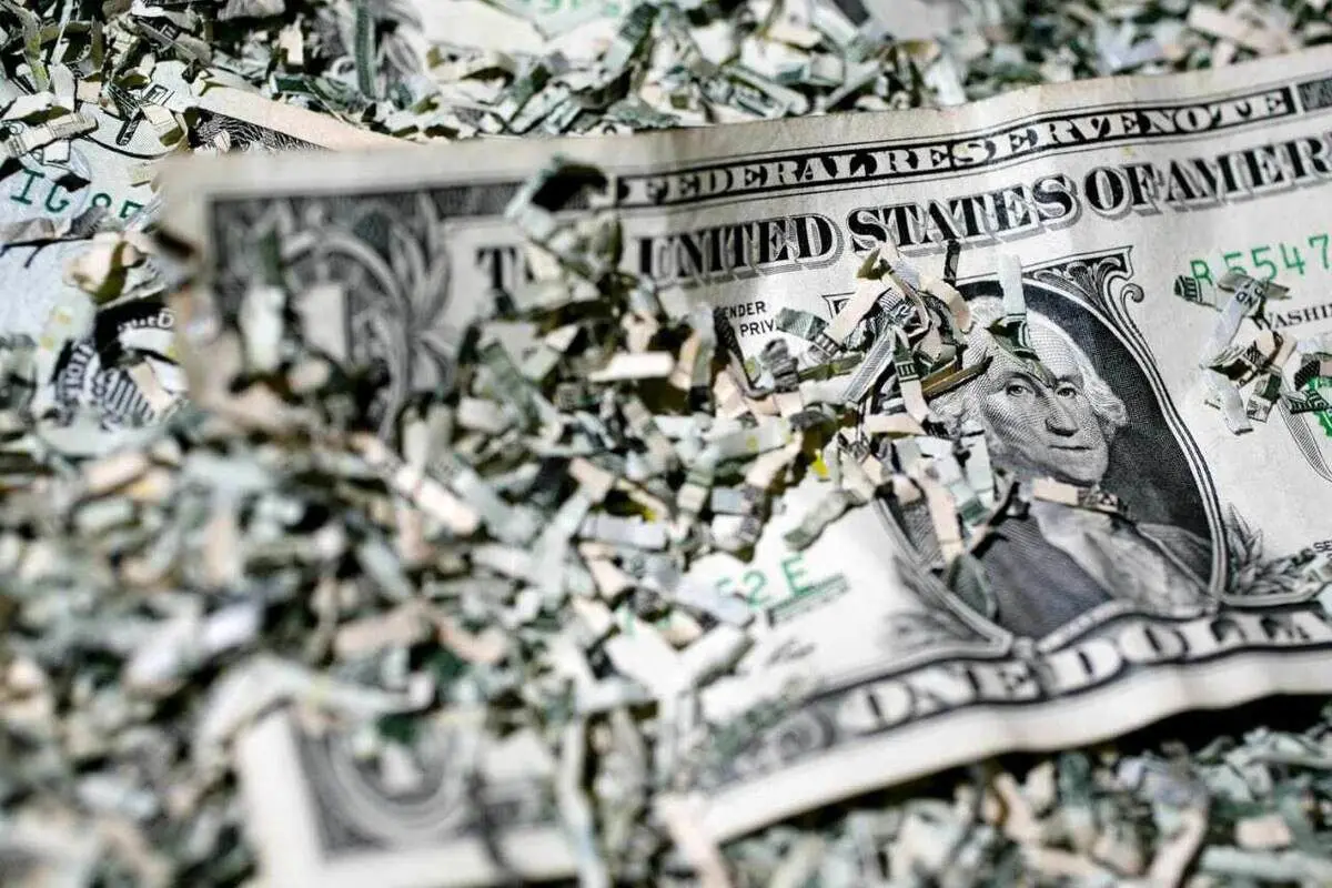 ترامپ به دنبال دلار ضعیف‌تر | آیا تضعیف دلار می‌تواند توازن تجاری آمریکا و چین را تغییر دهد؟
