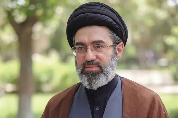 رهبر معظم انقلاب: همگان با ایستادگی و حفظ وحدت نقشه دشمن را خنثی کنند