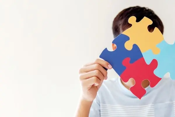 پژوهش‌های تازه درباره اوتیسم؛ شبکه‌ای پیچیده از عوامل درهم‌تنیده، نه یک علت واحد