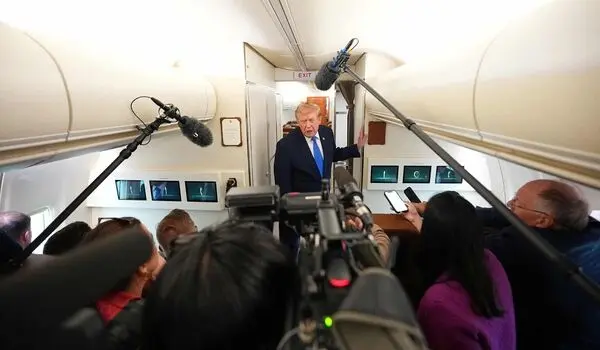 ترامپ CNN، MS NOW و پولیتیکو را از کاخ سفید منع کرد؛ جنجال بر سر آزادی مطبوعات