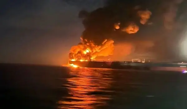 صحنه های عجیب از لحظه حمله پهپادها به نفتکش روسیه + ویدیو