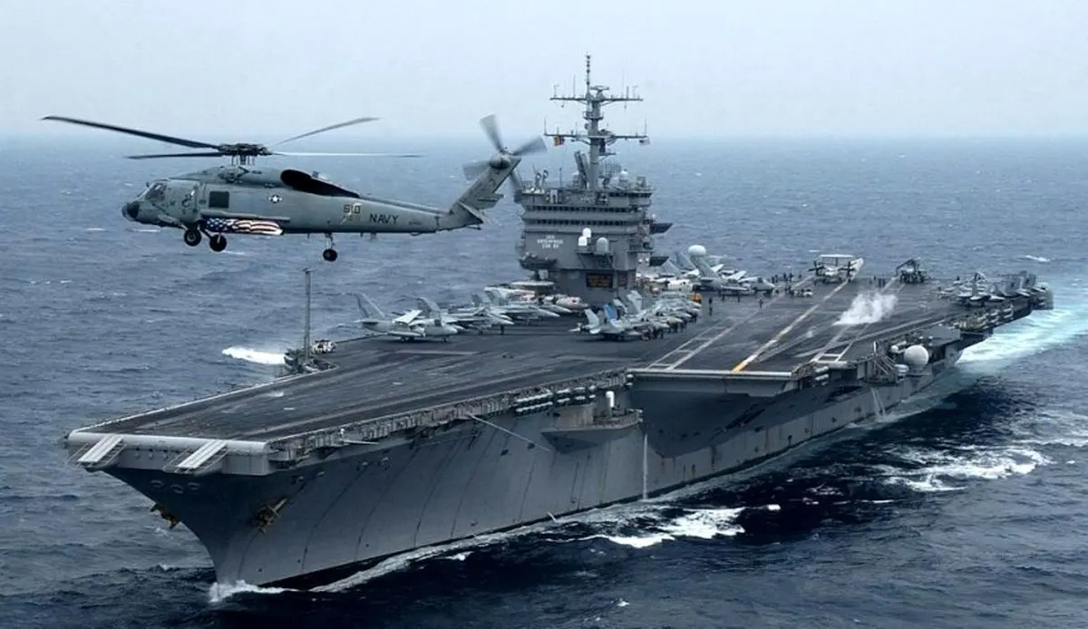 ناو آیزنهاور آمریکا دچار آتش سوزی شد
