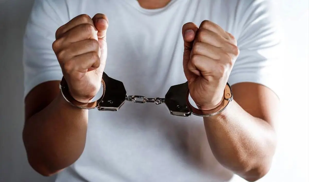 عشق پژو 206 نقرهای پسر جوان را گرفتار کرد
