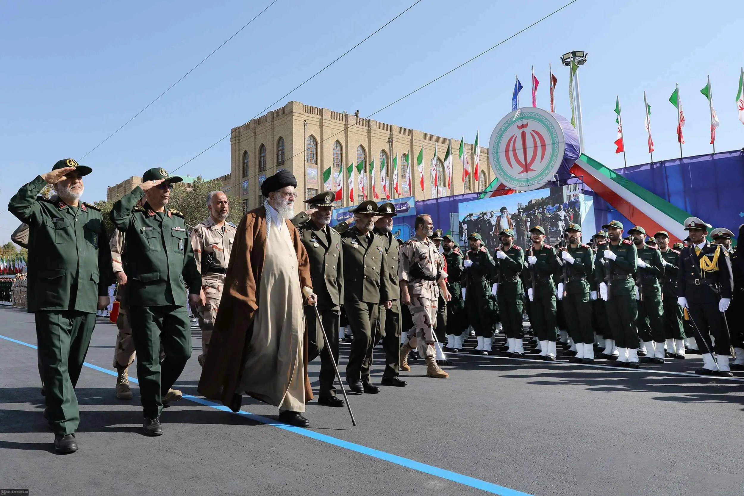 حضور و سخنرانی فرمانده کل‌قوا در مراسم مشترک دانش‌آموختگی دانشجویان دانشگاه‌های افسری نیروهای مسلح