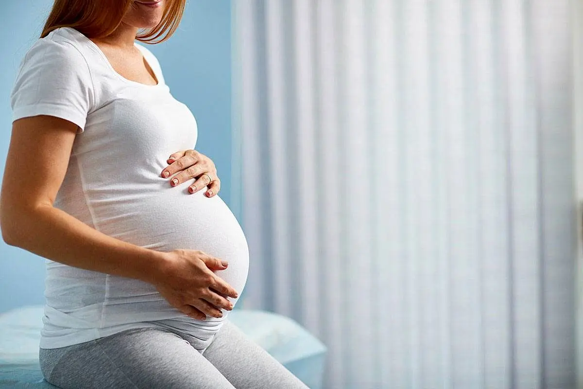 حاملگی دختر جوان از شوهر هوش مصنوعی اش + تصویر