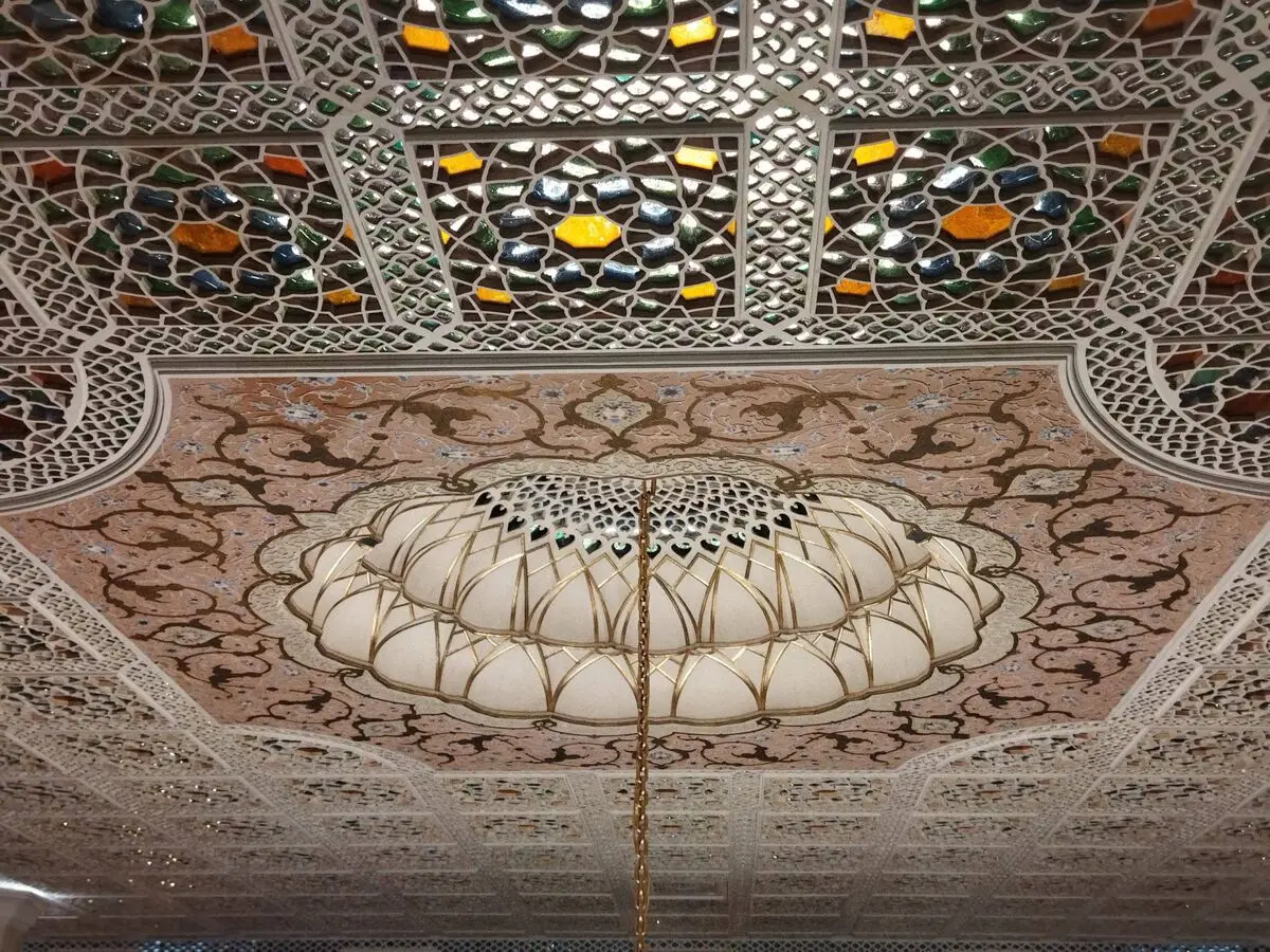 گچبری ستون و دور لامپ