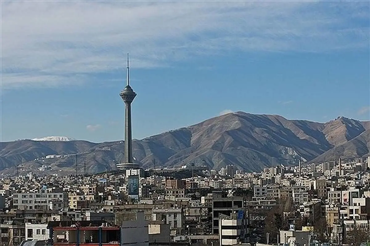 وضعیت هوای تهران ۱۴۰۲/۰۸/۱۸؛ تنفس هوای ناسالم برای گروه‌های حساس