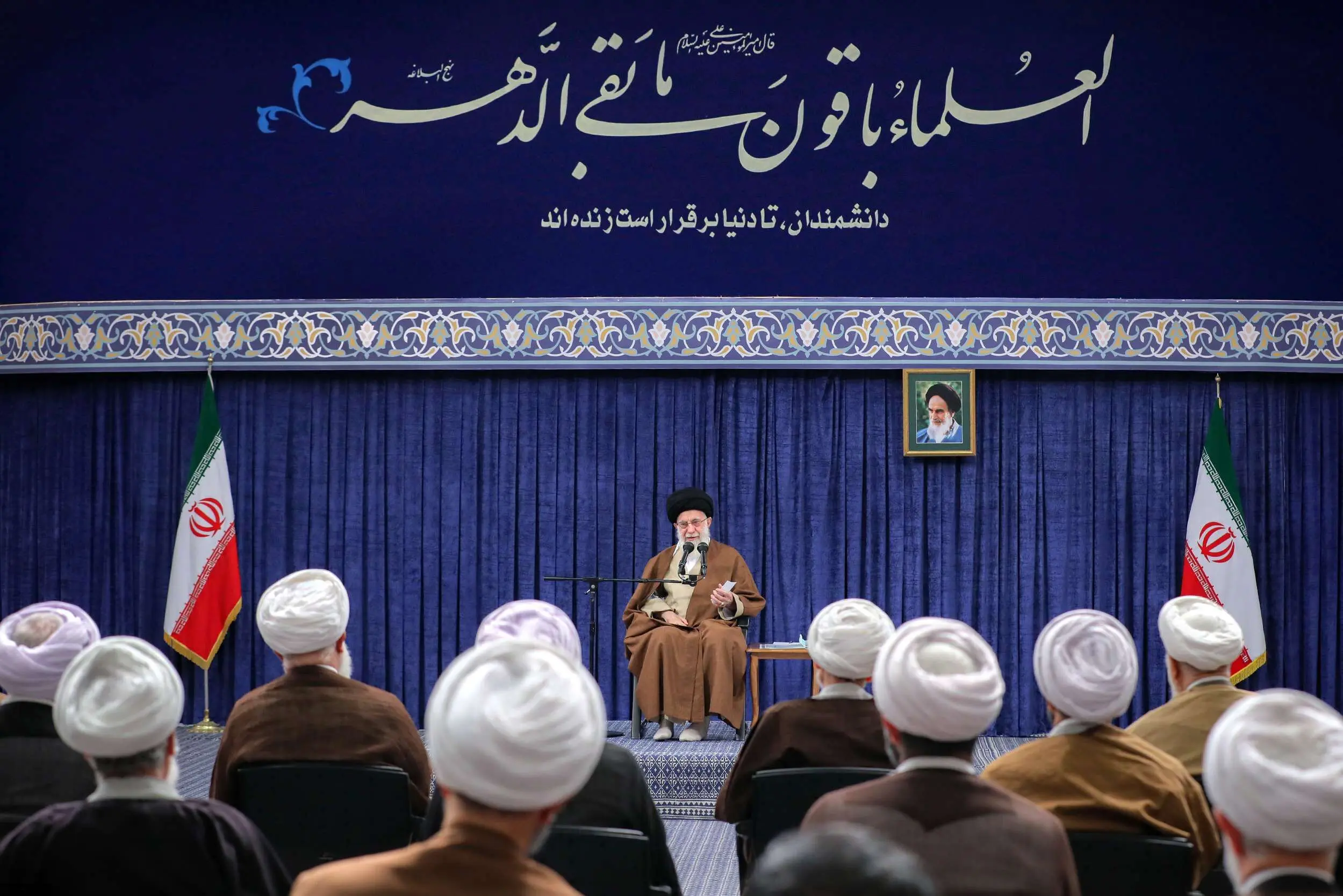 رهبر انقلاب تاکید کردند: پایگاه فکری مستحکم با آرایش تهاجمی، نیاز امروز